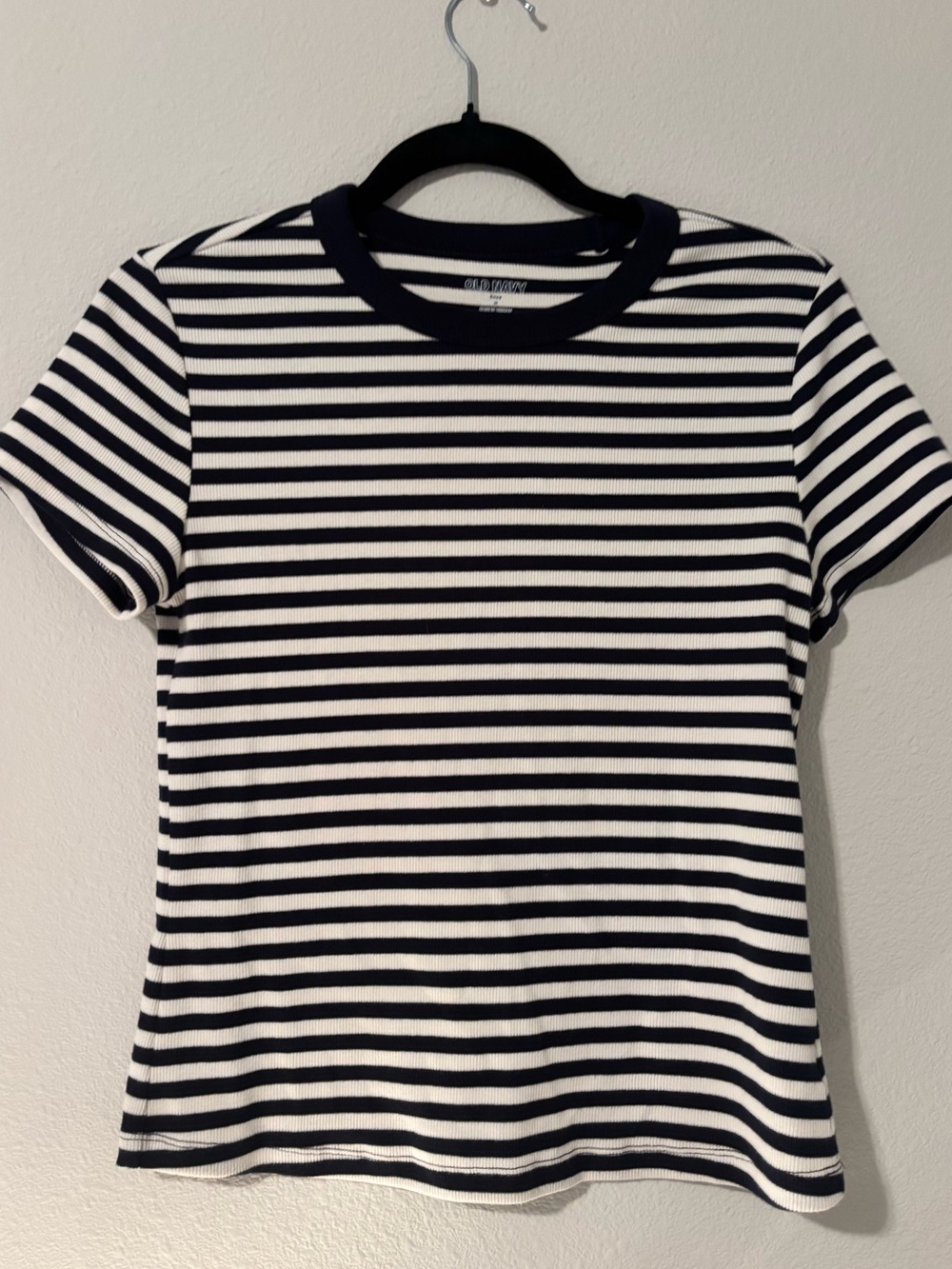 NWOT Old Navy Ribbed Snug Tee